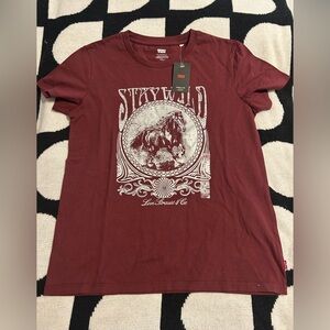 NWT Levi's Women’s Stay Wild Graphic Perfect Tee Short Sleeve Sz S Horse